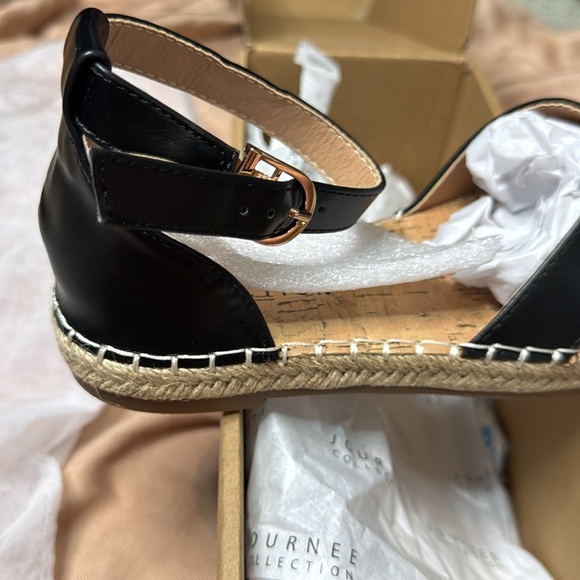 Journee Collection Women's Lyddia Sandal - Picture 3 of 7